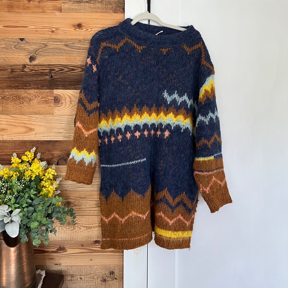 Free People Shimmering Cliffs Sweater Tunic Fair Isle Oversized Alpaca Navy Gold - Picture 3 of 6
